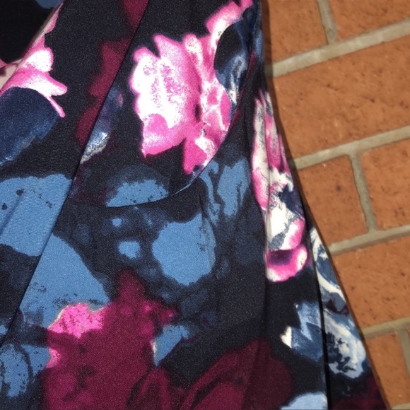 🌺TRIXXI🌺ALL OVER FLORAL DRESS WITH POCKETS🌺 - Picture 7 of 8